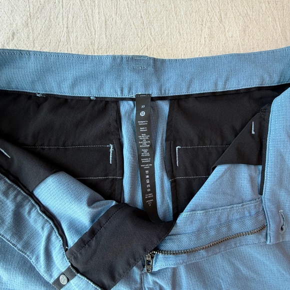 lululemon athletica Men's Slate Blue Flat-Front Shorts size 33 waist - Picture 7 of 7